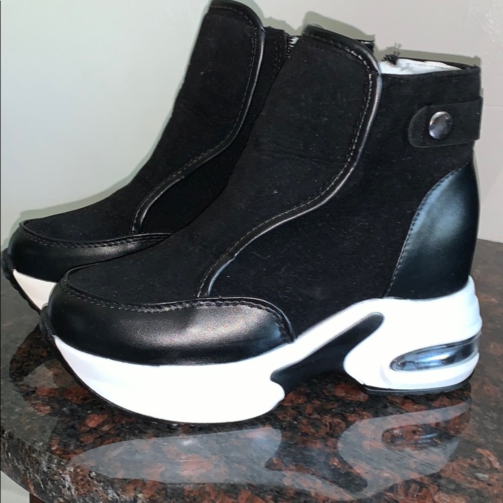 Comfortable boots for women